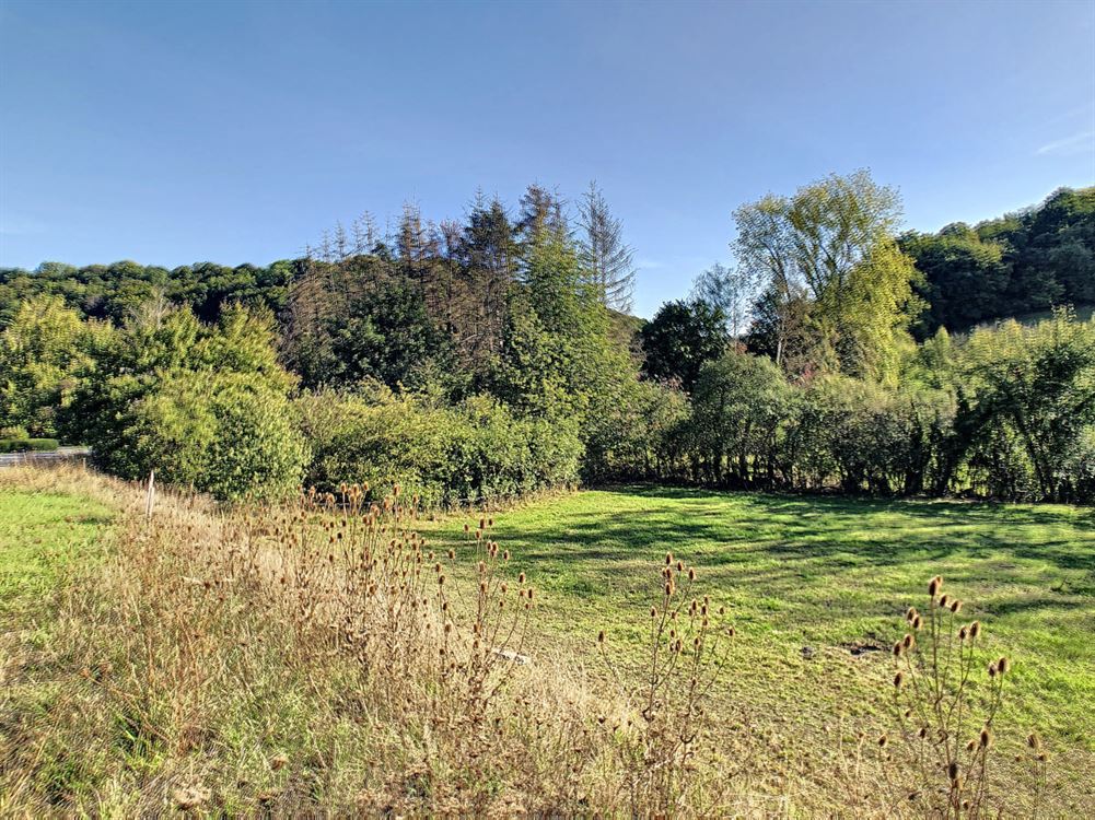 TERRAIN A BATIR DE 839M²