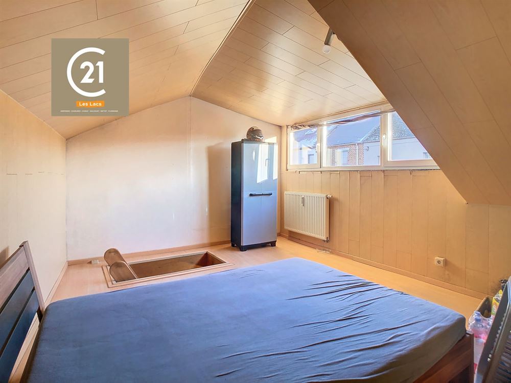 BELLE MAISON A RENOVER - 2 CHAMBRES - GARAGE - JAR