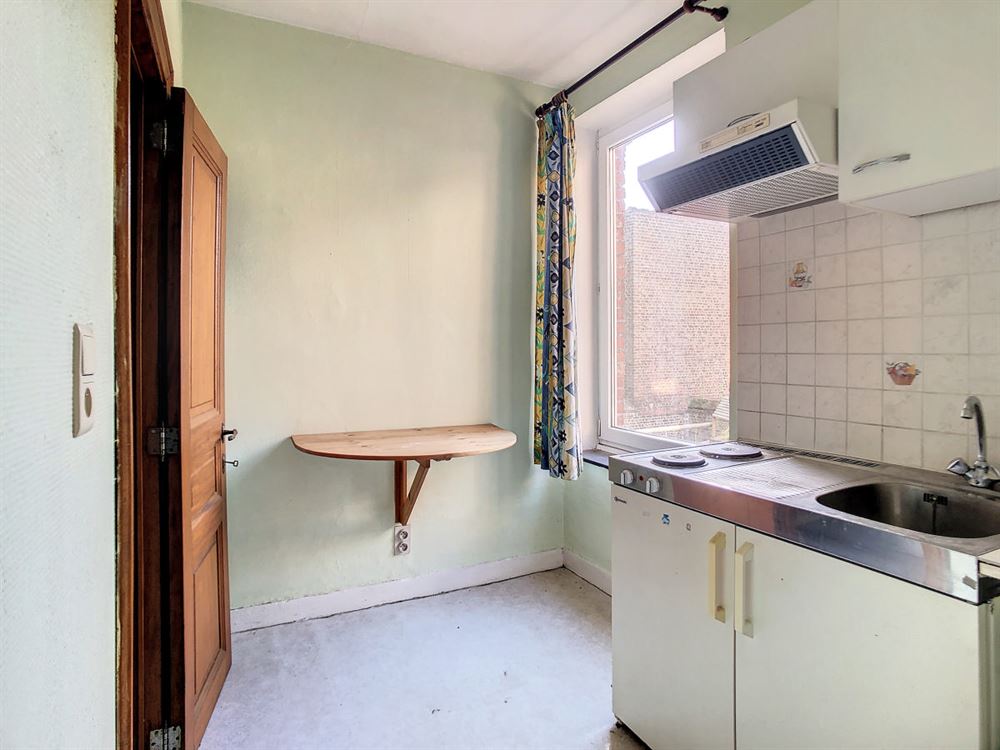 BELLE MAISON DE MAITRE SUR 3 NIVEAUX AVEC COUR