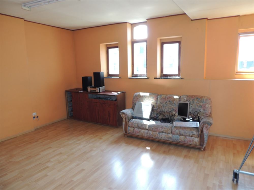 MAISON DE COMMERCE EN PLEIN CENTRE-VILLE