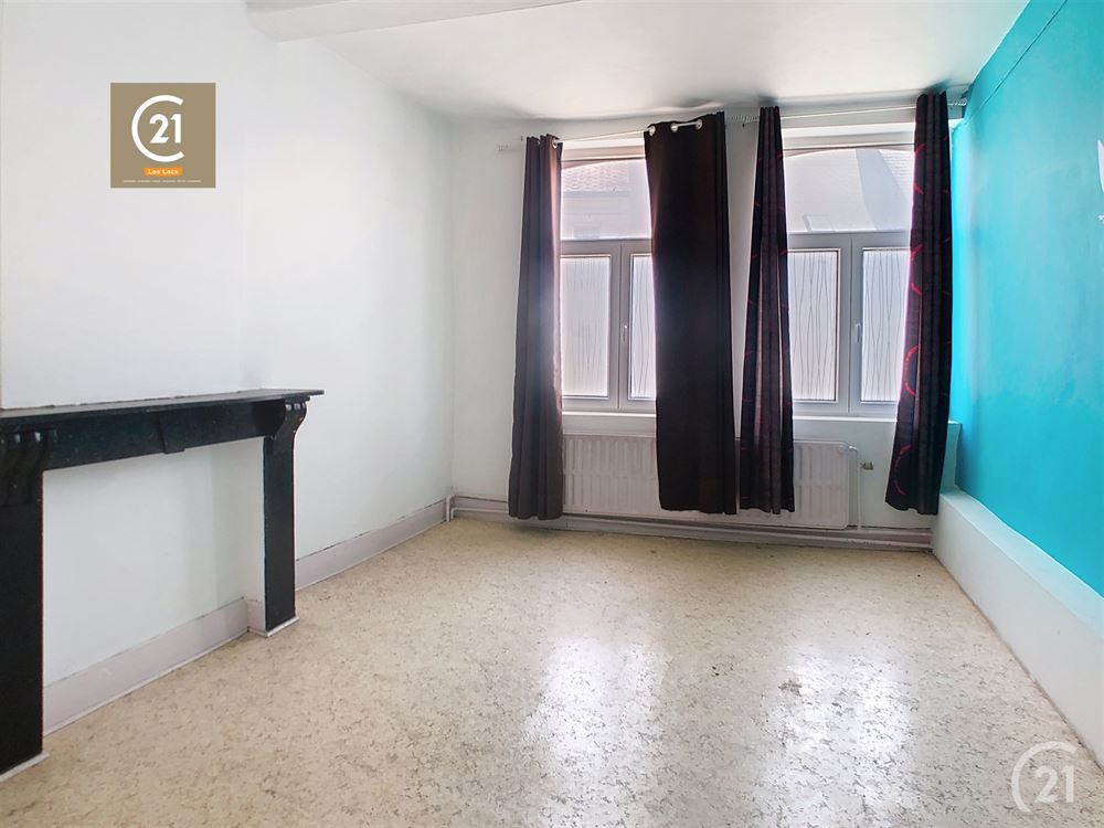 MAISON DE VILLE 4 CHAMBRES AVEC JARDIN