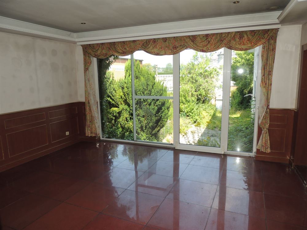 MAISON DE COMMERCE EN PLEIN CENTRE-VILLE