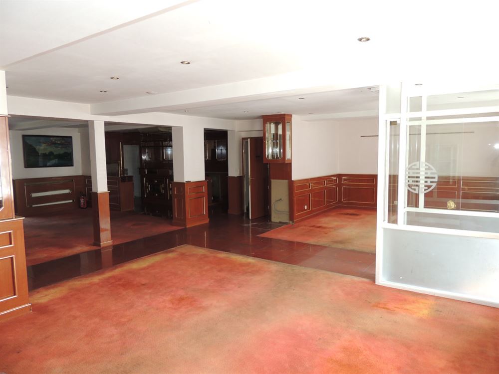 MAISON DE COMMERCE EN PLEIN CENTRE-VILLE