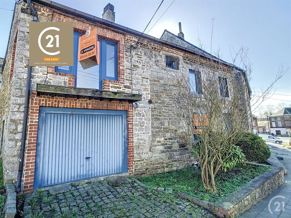 BELLE MAISON A RENOVER - 2 CHAMBRES - GARAGE - JAR