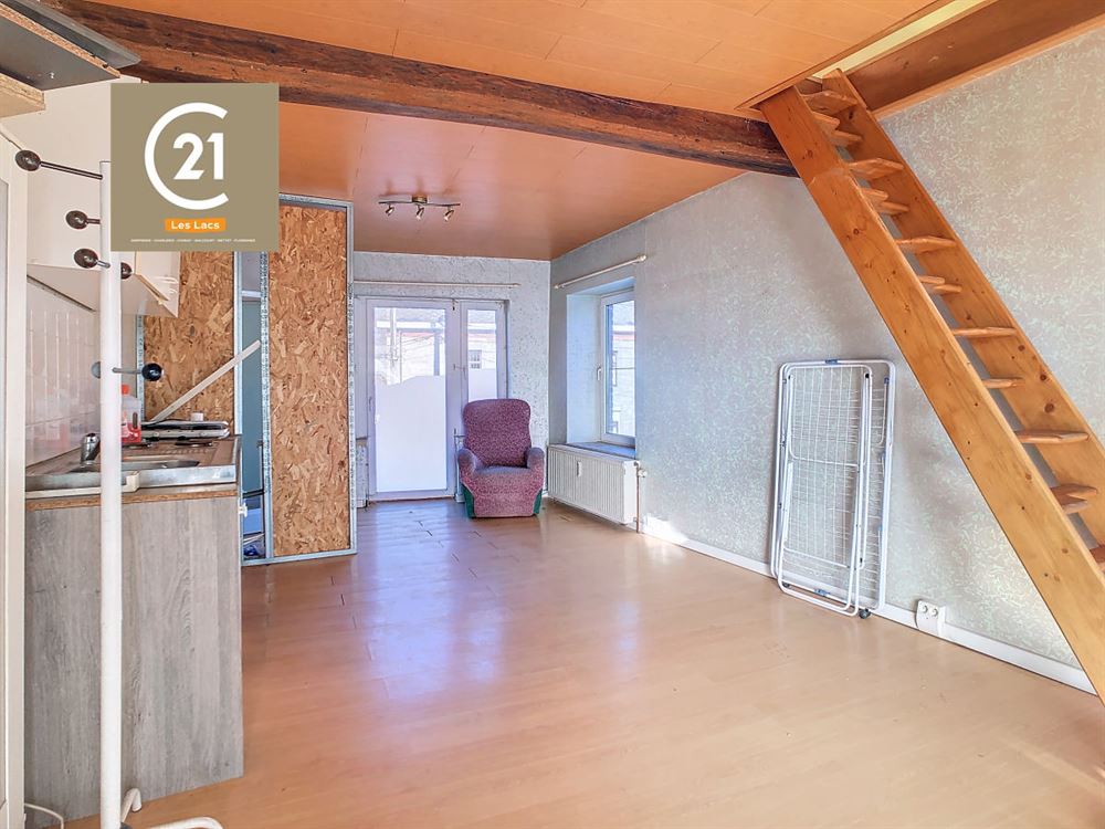 BELLE MAISON A RENOVER - 2 CHAMBRES - GARAGE - JAR