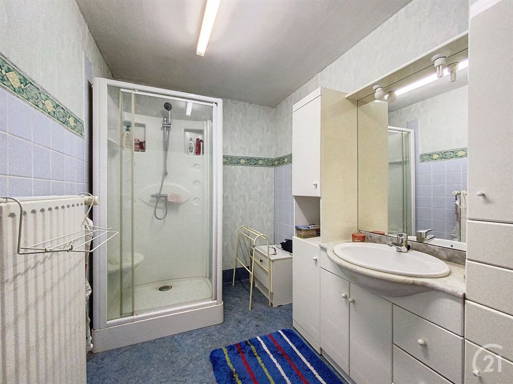 Villa 4 façades avec salle de banquet et espace pr