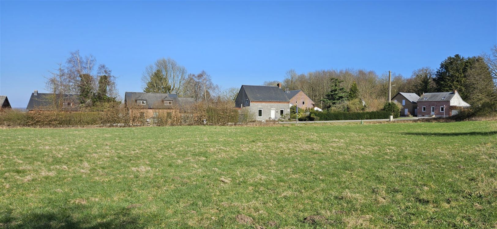 TERRAIN A BATIR DE 1051M²