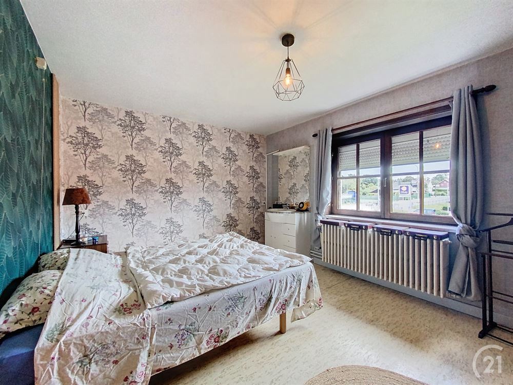 Villa 4 façades avec salle de banquet et espace pr
