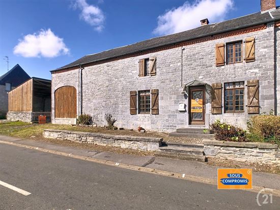 Ferme avec dépendances et terrain à rénover