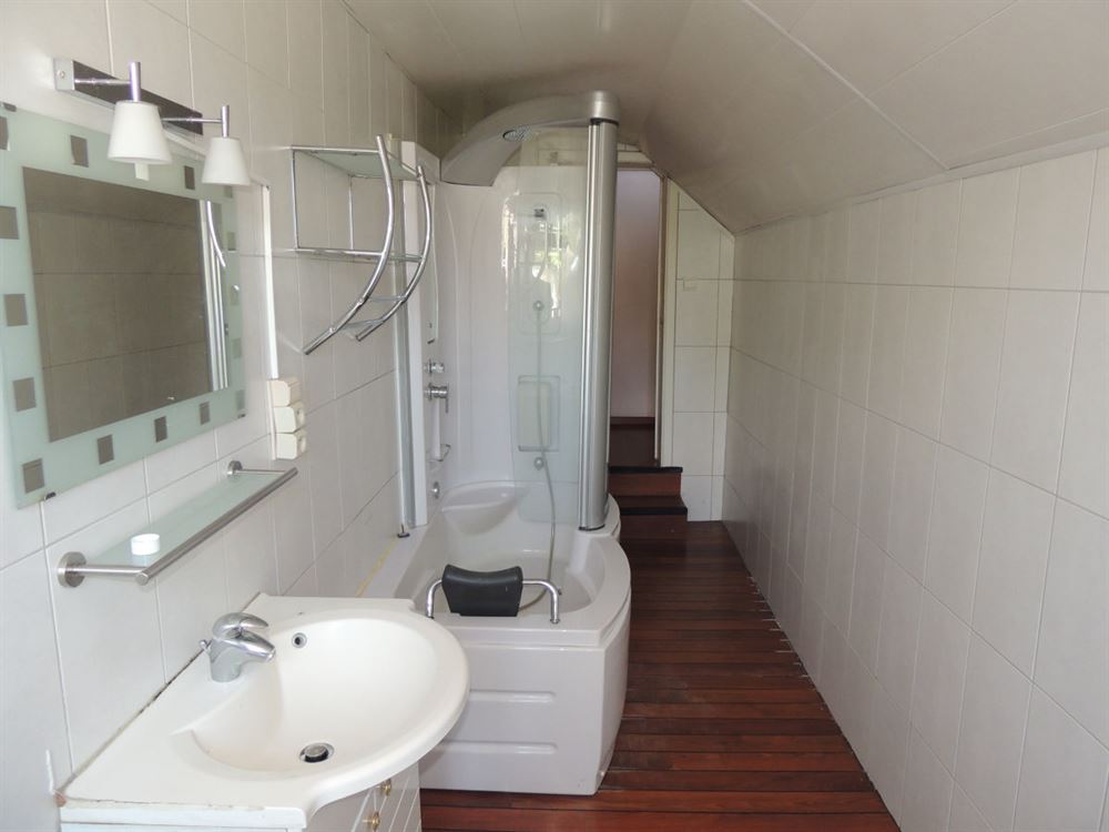 MAISON DE COMMERCE EN PLEIN CENTRE-VILLE