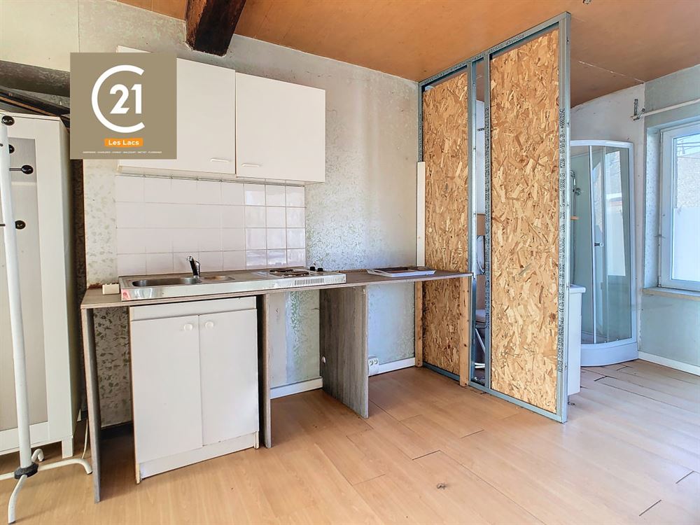 BELLE MAISON A RENOVER - 2 CHAMBRES - GARAGE - JAR