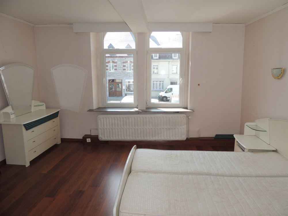 MAISON DE COMMERCE EN PLEIN CENTRE-VILLE