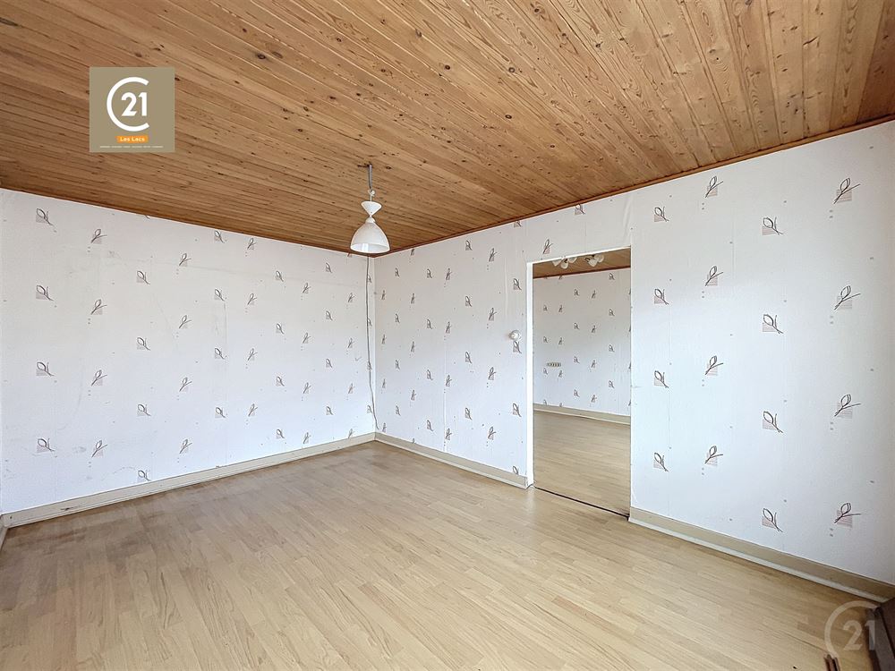 MAISON A RENOVER 2 CHAMBRES - 2 GARAGES