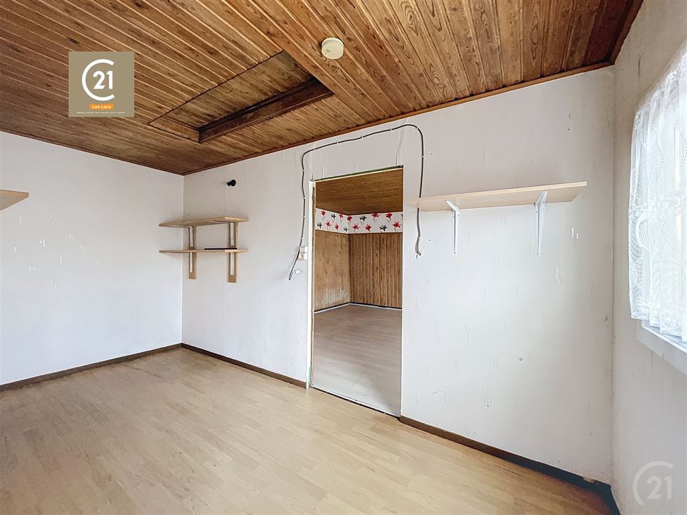 MAISON A RENOVER 2 CHAMBRES - 2 GARAGES