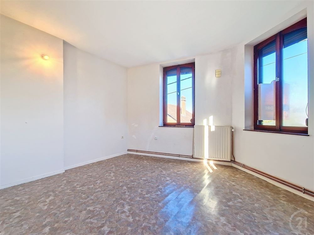 MAISON - 2 CHAMBRES - 2 SDB - GRENIER AMENAGEABLE