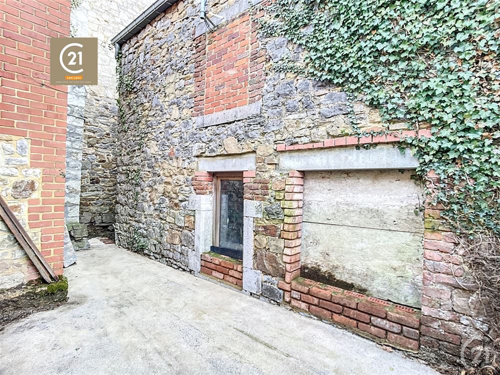 SUPERBE MAISON EN PIERRES DU PAYS + 166M² AMÉNAGEABLES