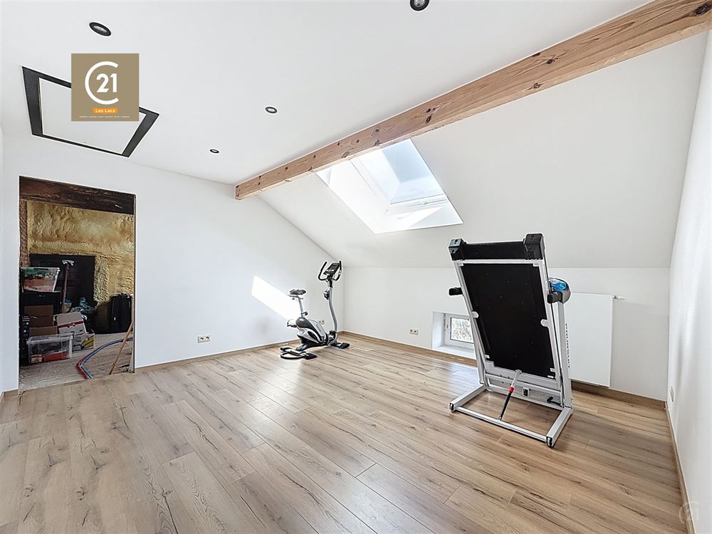 SUPERBE MAISON EN PIERRES DU PAYS + 166M² AMÉNAGEABLES