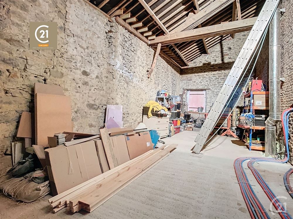 SUPERBE MAISON EN PIERRES DU PAYS + 166M² AMÉNAGEABLES