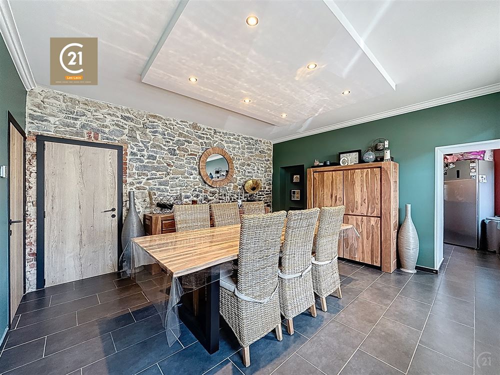 SUPERBE MAISON EN PIERRES DU PAYS + 166M² AMÉNAGEABLES