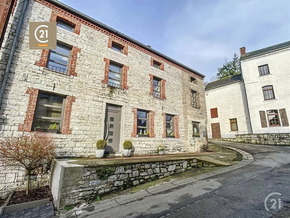 SUPERBE MAISON EN PIERRES DU PAYS + 166M² AMÉNAGEABLES
