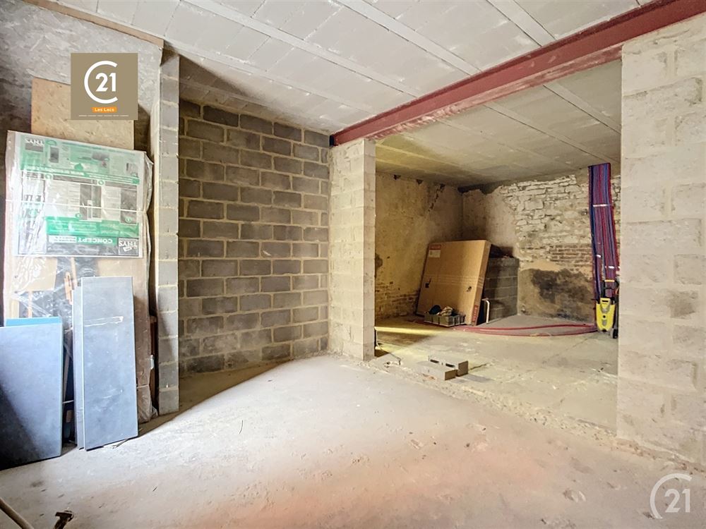 SUPERBE MAISON EN PIERRES DU PAYS + 166M² AMÉNAGEABLES