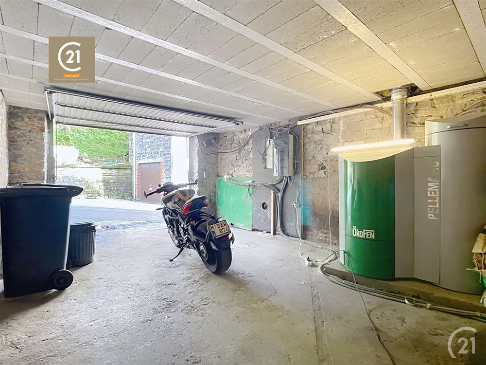 SUPERBE MAISON EN PIERRES DU PAYS + 166M² AMÉNAGEABLES