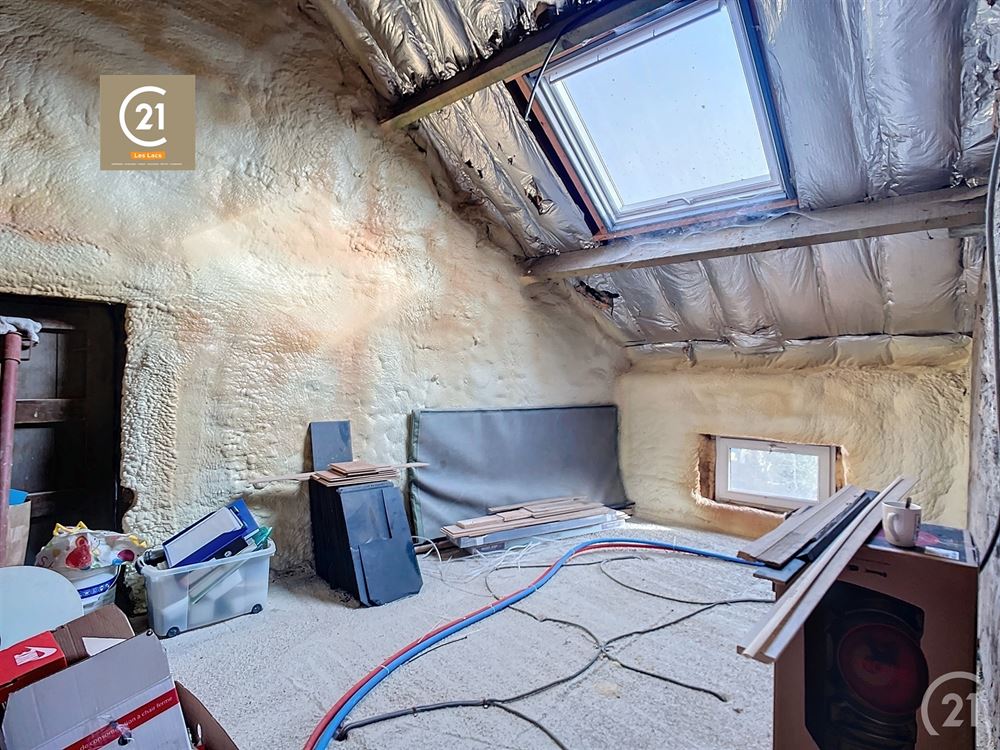 SUPERBE MAISON EN PIERRES DU PAYS + 166M² AMÉNAGEABLES