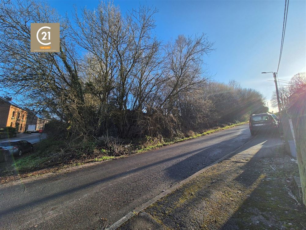 Terrain à bâtir de 10a65ca avec 79m de façade