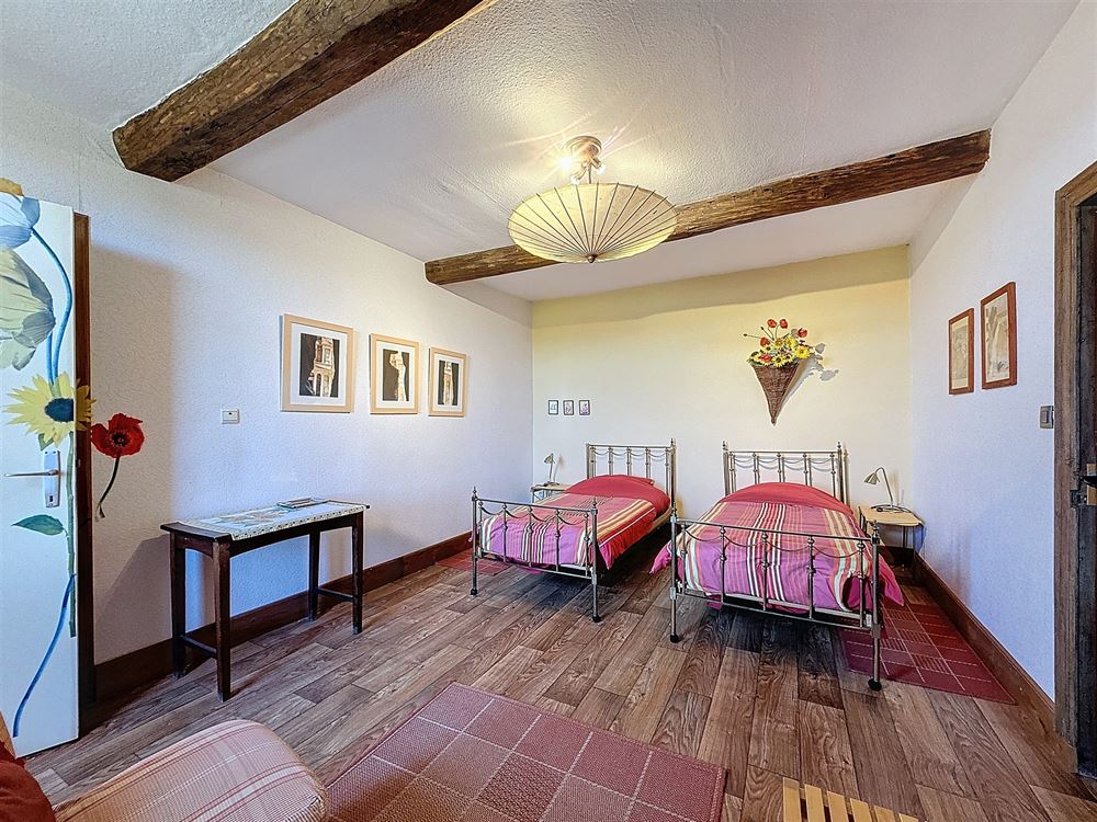 MAISON - 6 CHAMBRES - JARDIN