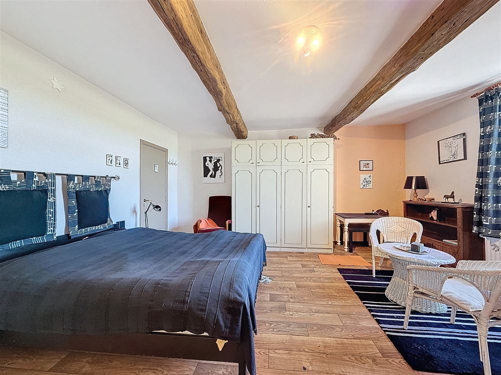 MAISON - 6 CHAMBRES - JARDIN