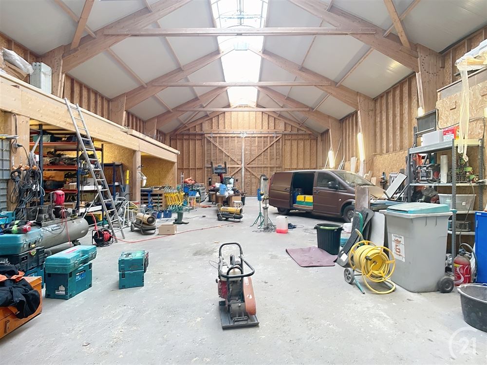 Superbe Entrepôt de 2021 pour un total de 362m² 
