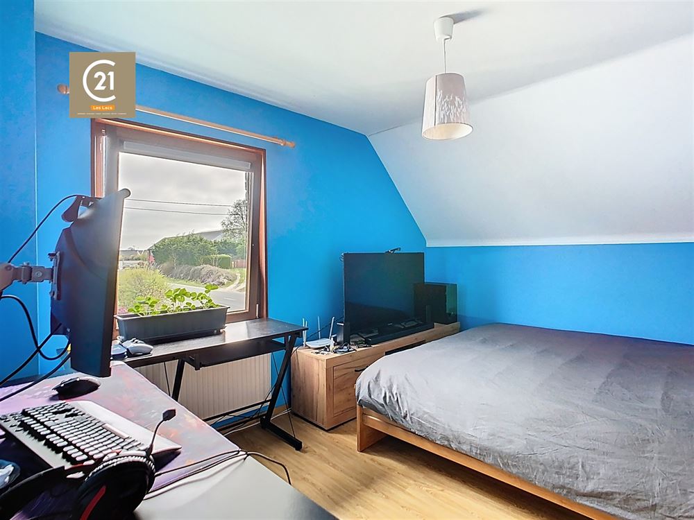 Belle Villa offrant 2 chambres, garage et jardin