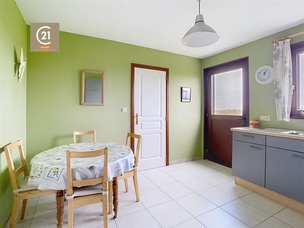 Belle Villa offrant 2 chambres, garage et jardin