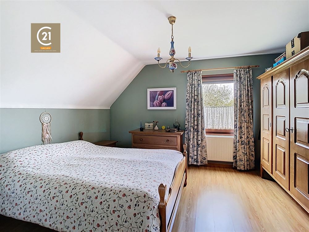 Belle Villa offrant 2 chambres, garage et jardin