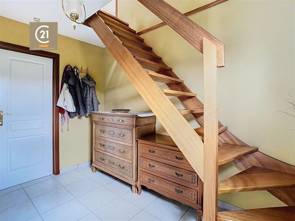 Belle Villa offrant 2 chambres, garage et jardin