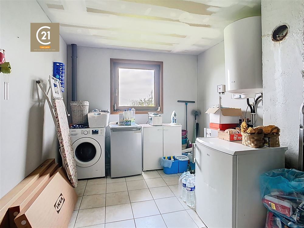 Belle Villa offrant 2 chambres, garage et jardin