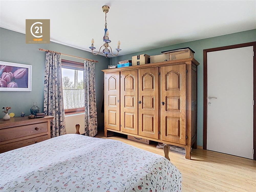 Belle Villa offrant 2 chambres, garage et jardin