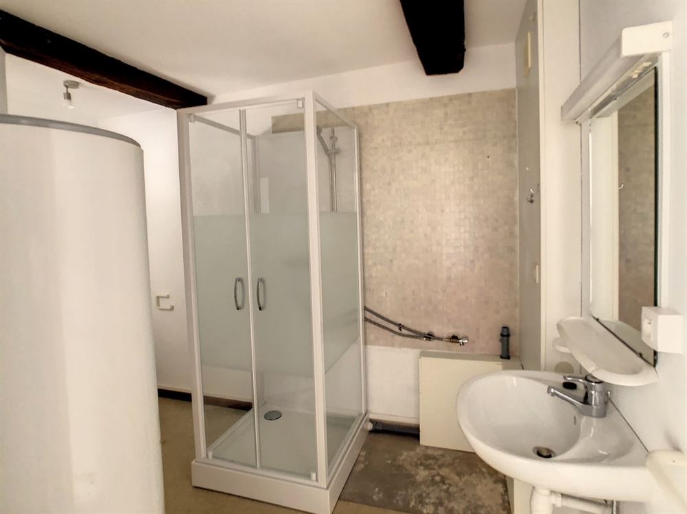 IMMEUBLE DE RAPPORT COMPOSE D'UNE SURFACE COMMERCI