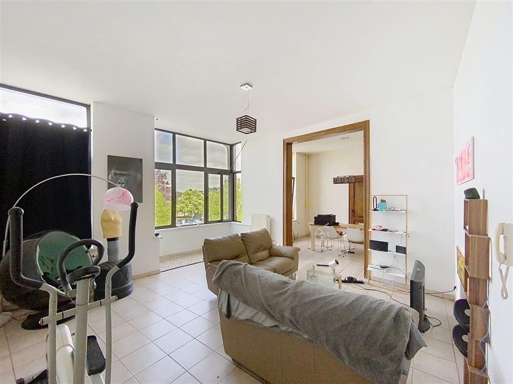 IMMEUBLE DE RAPPORT SUR LA PLACE DE METTET