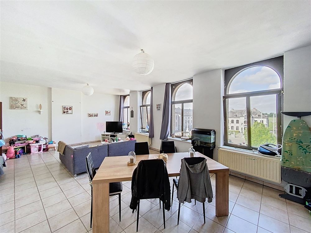 IMMEUBLE DE RAPPORT SUR LA PLACE DE METTET