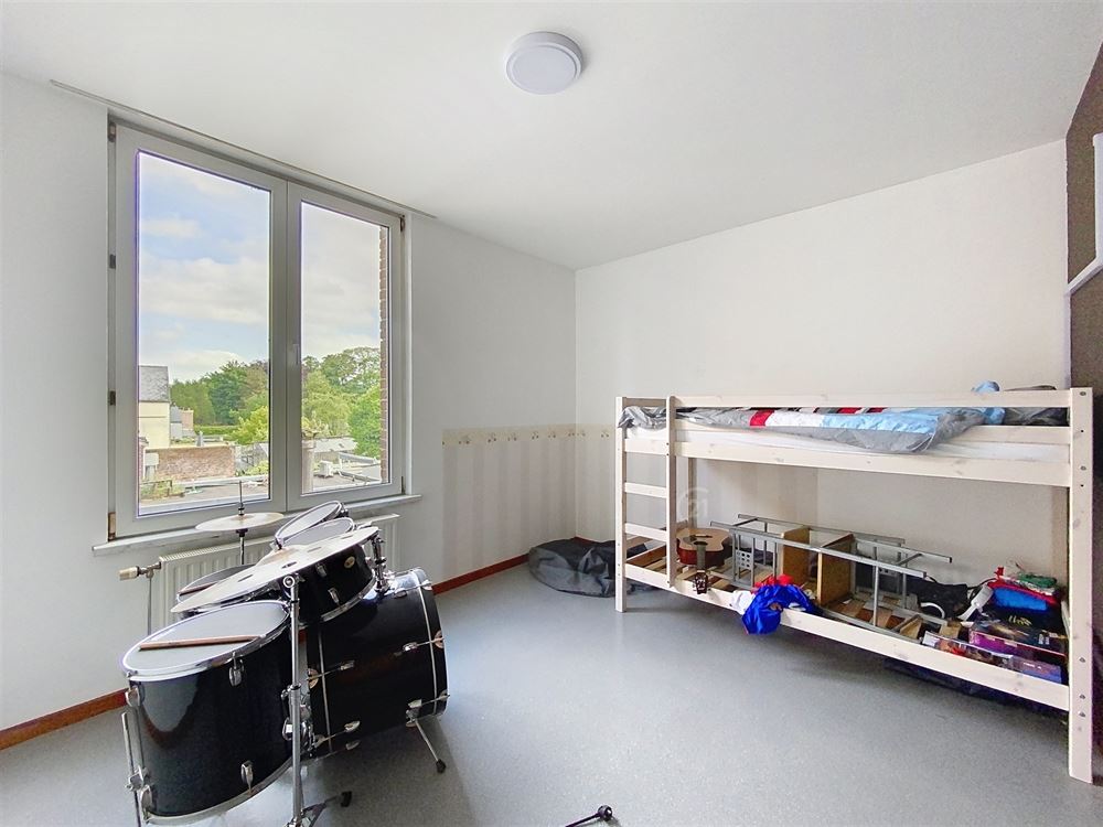 IMMEUBLE DE RAPPORT SUR LA PLACE DE METTET