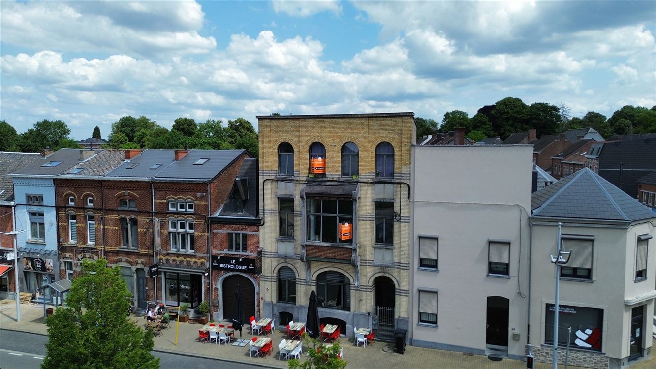 IMMEUBLE DE RAPPORT SUR LA PLACE DE METTET