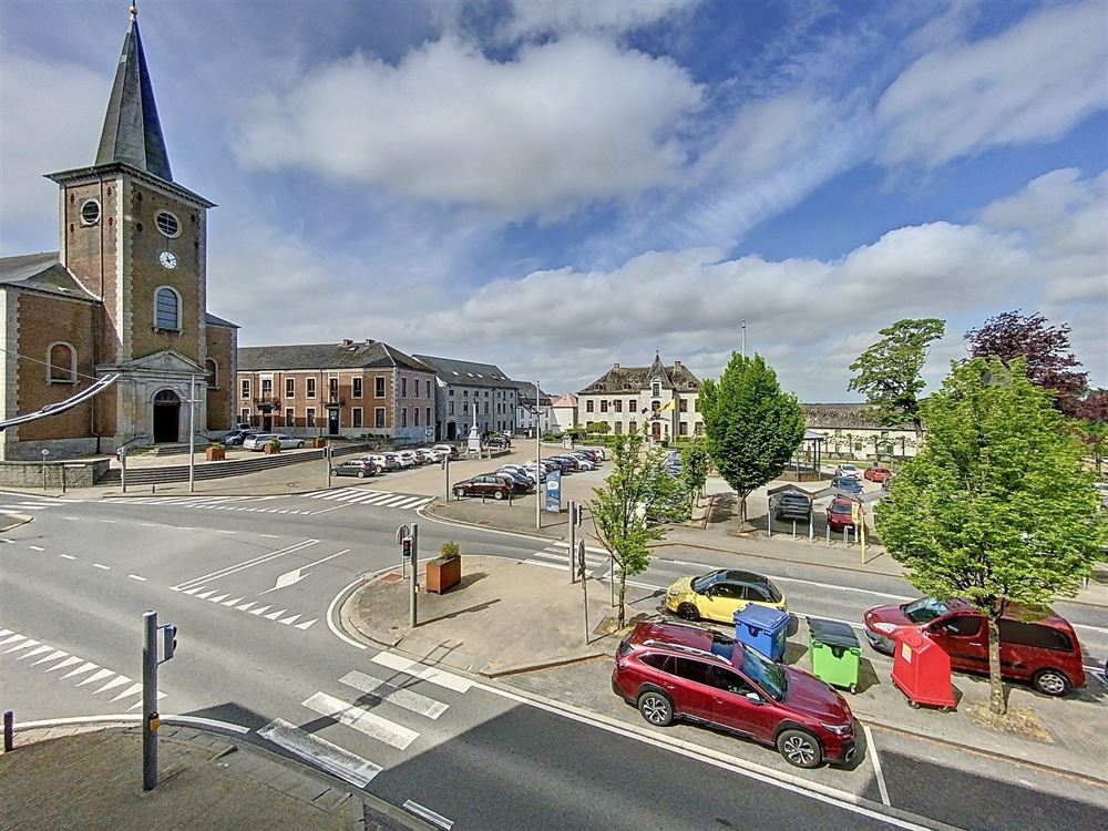 IMMEUBLE DE RAPPORT SUR LA PLACE DE METTET