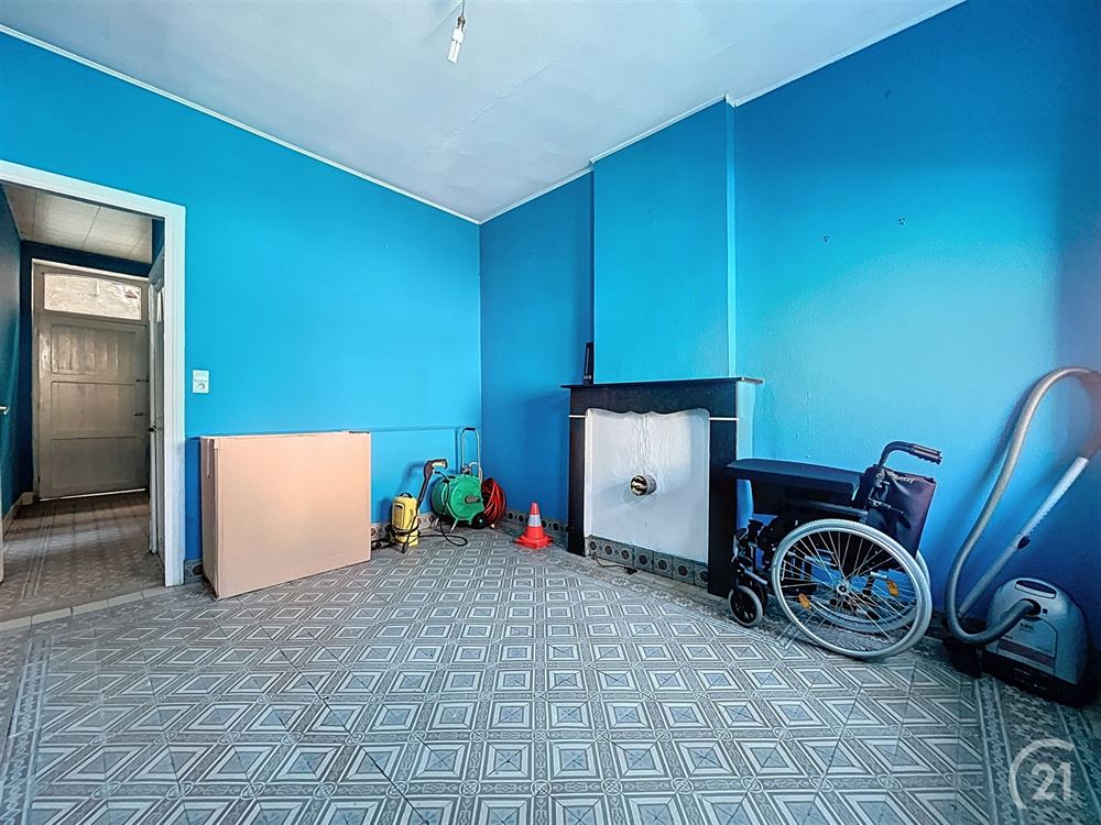 BELLE MAISON A RAFRAICHIR - 3 CHAMBRES - PARKING - COUR