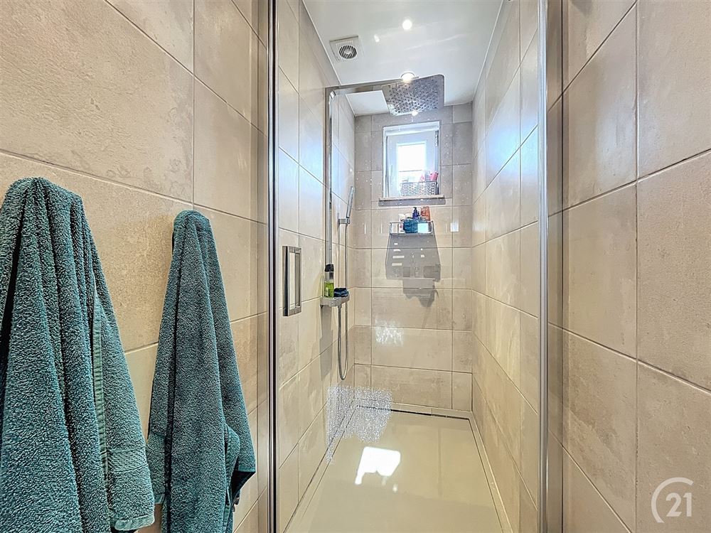 SUPERBE VILLA - 3 CHAMBRES - GARAGE - JARDIN