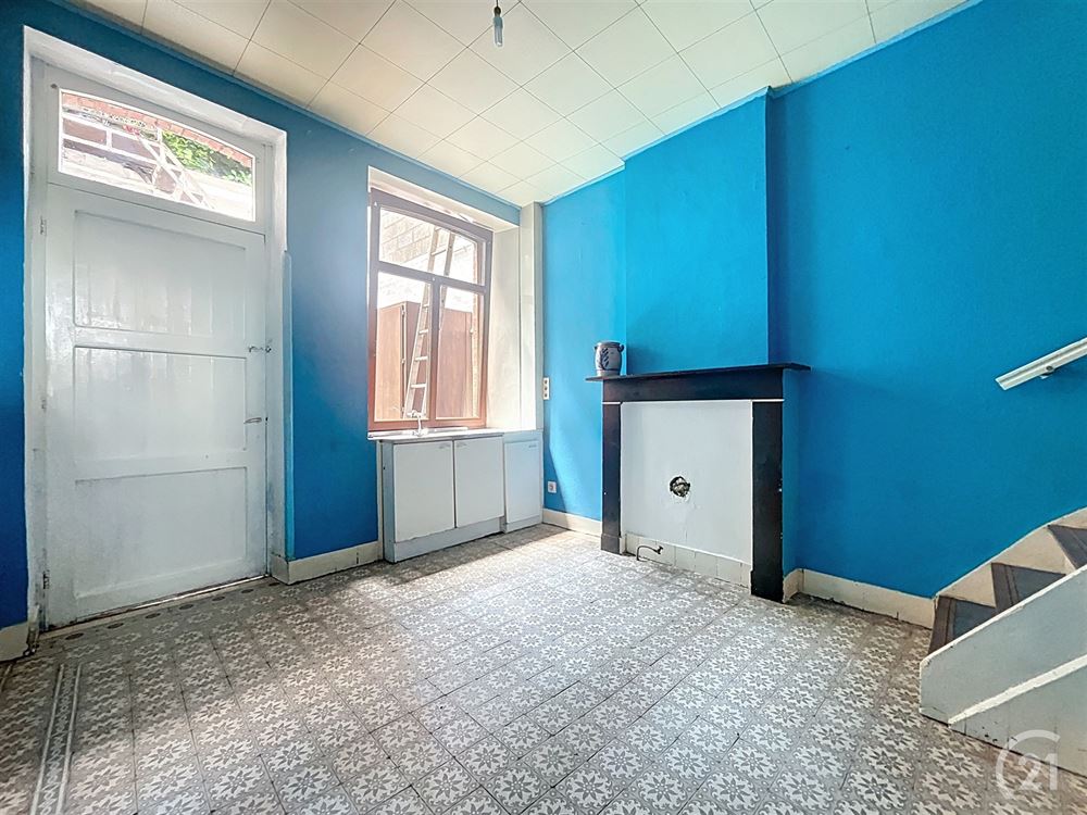 BELLE MAISON A RAFRAICHIR - 3 CHAMBRES - PARKING - COUR
