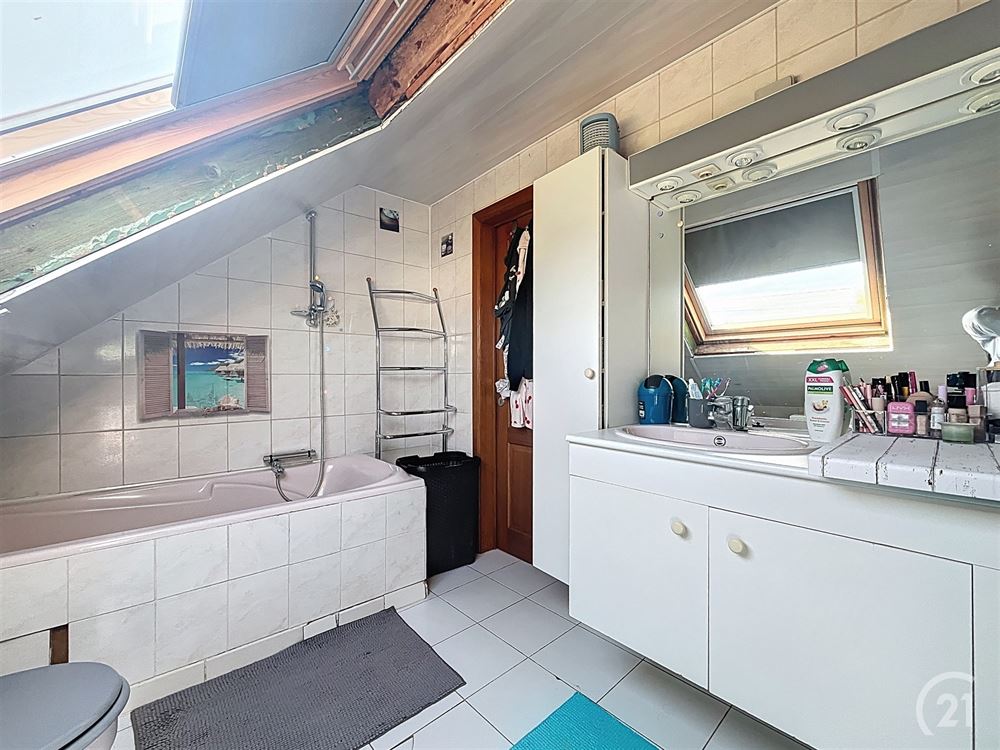 SUPERBE VILLA - 3 CHAMBRES - GARAGE - JARDIN
