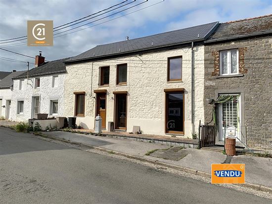 Maison 2 façades à rénover avec jardin et garage 