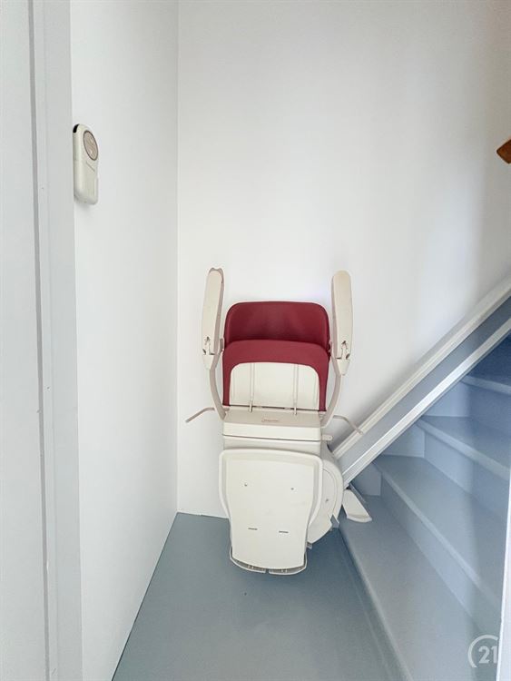 JOLIE MAISON ENTIEREMENT RENOVEE