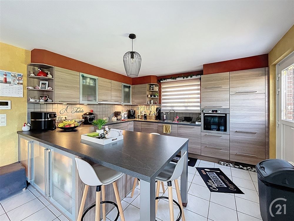 SUPERBE VILLA - 3 CHAMBRES - GARAGE - JARDIN